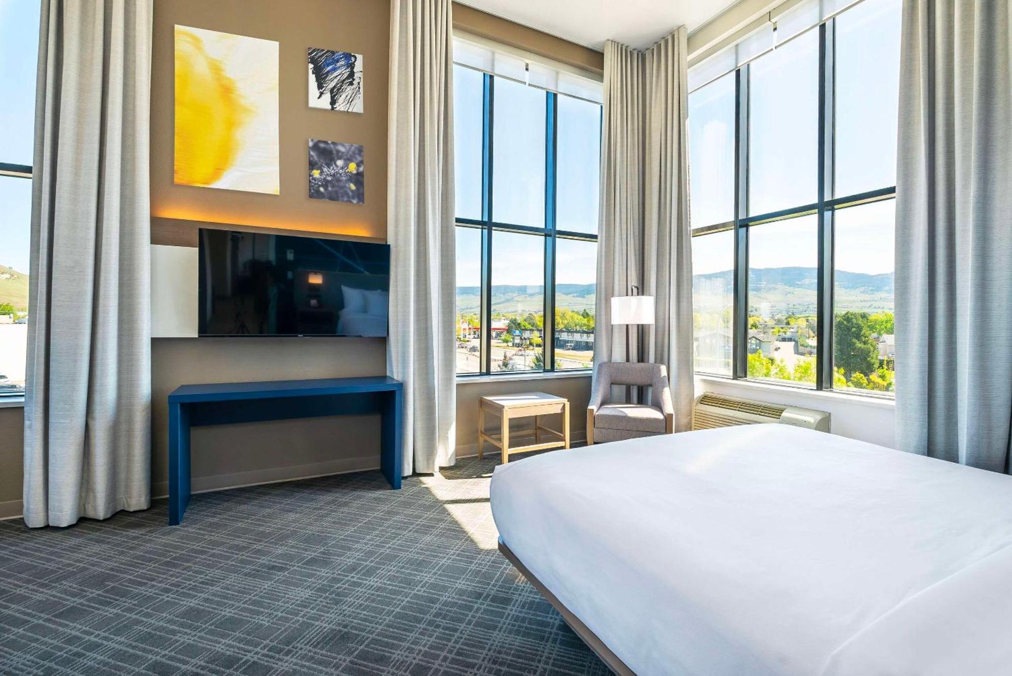 Comfort Suites Kelowna Exteriér fotografie