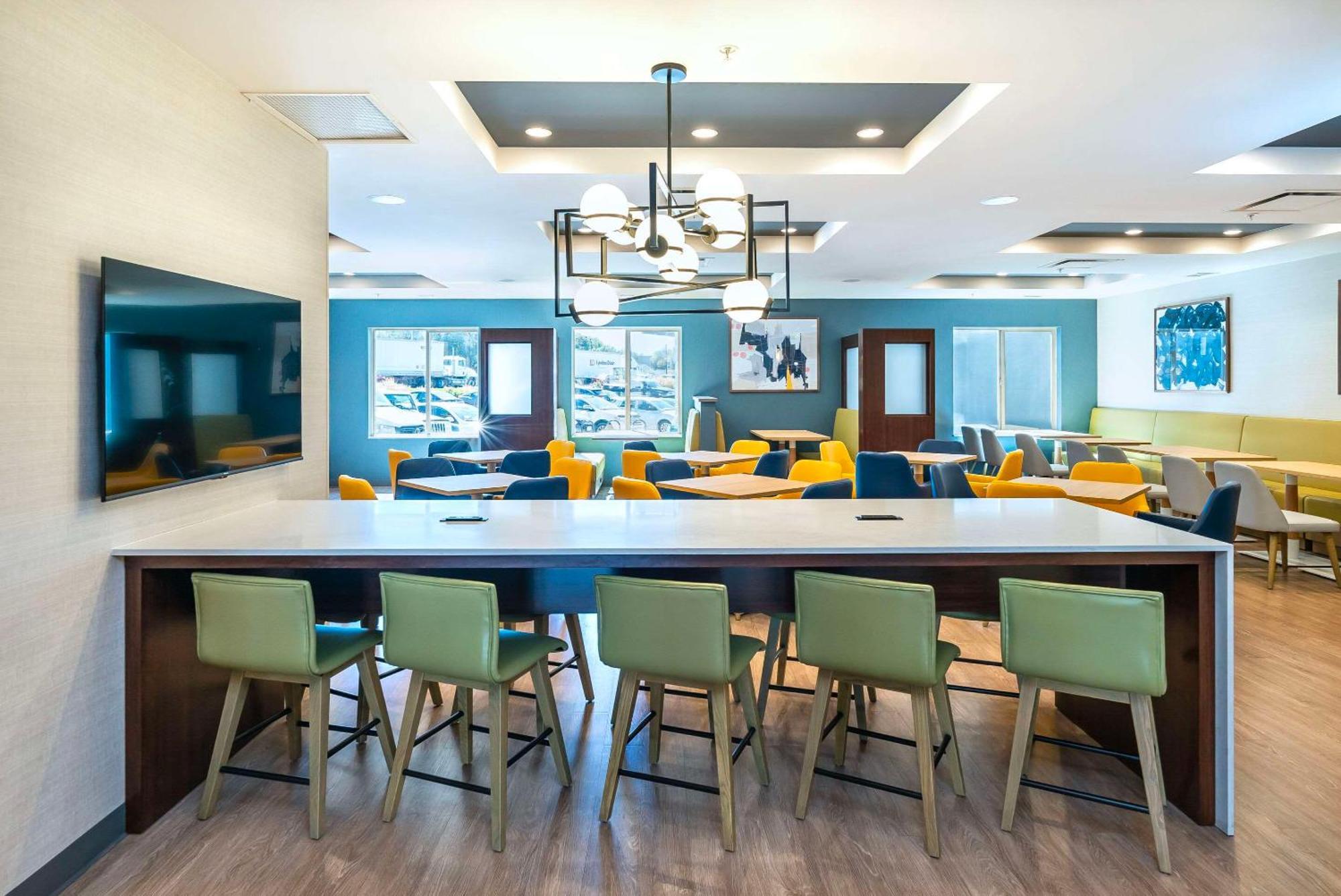 Comfort Suites Kelowna Exteriér fotografie