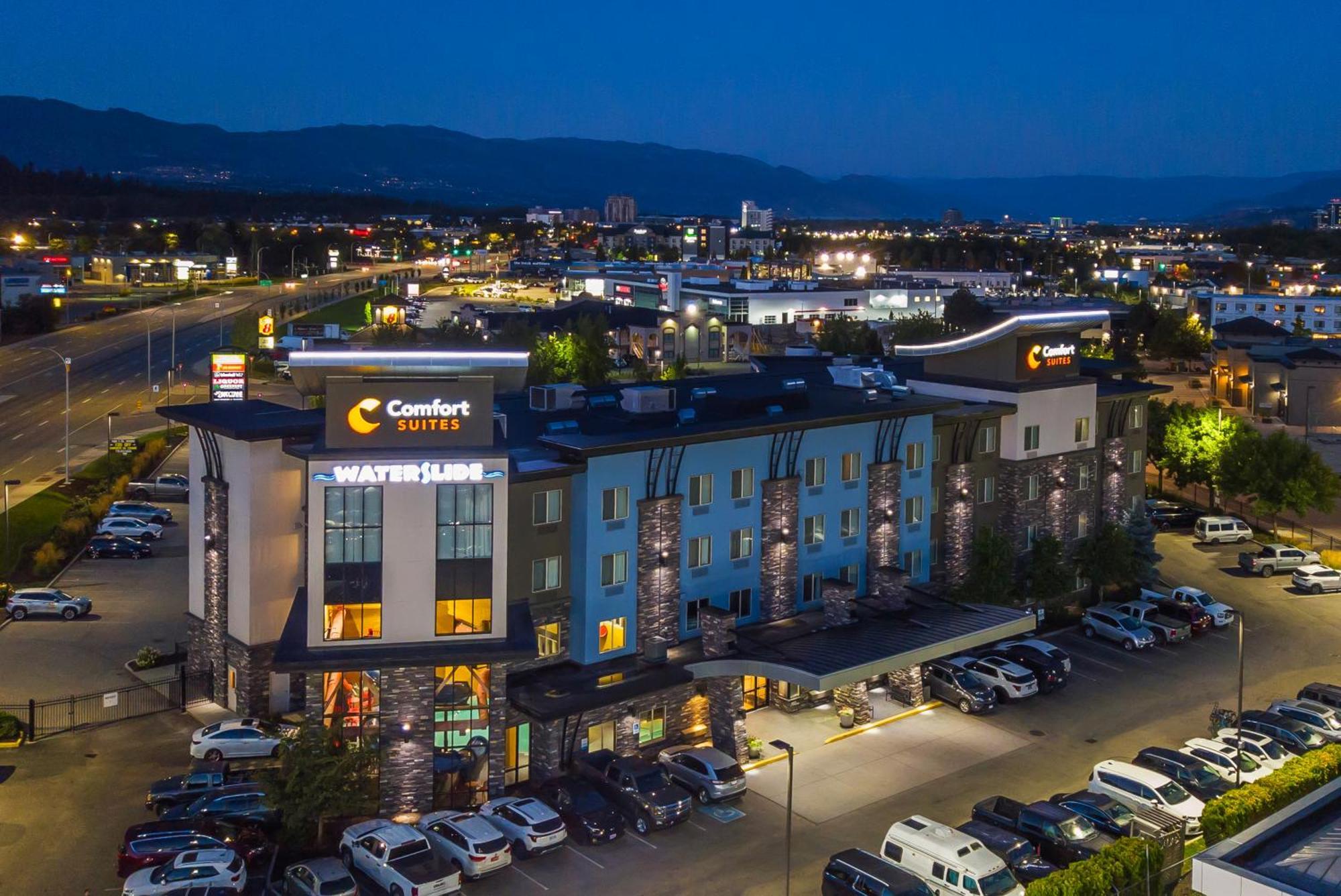 Comfort Suites Kelowna Exteriér fotografie